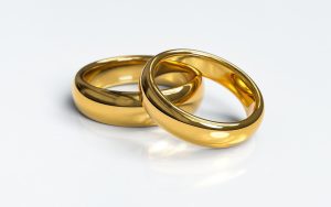 Gold vs. Cryptocurrency: Which is the Better Investment in 2024?